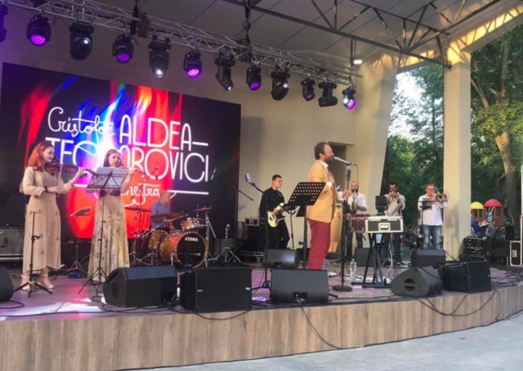 Festivalul Mediului din Moldova, ediția 2021 Câteva sute de persoane s-au adunat în această seară în Parcul “Alunelul” d...