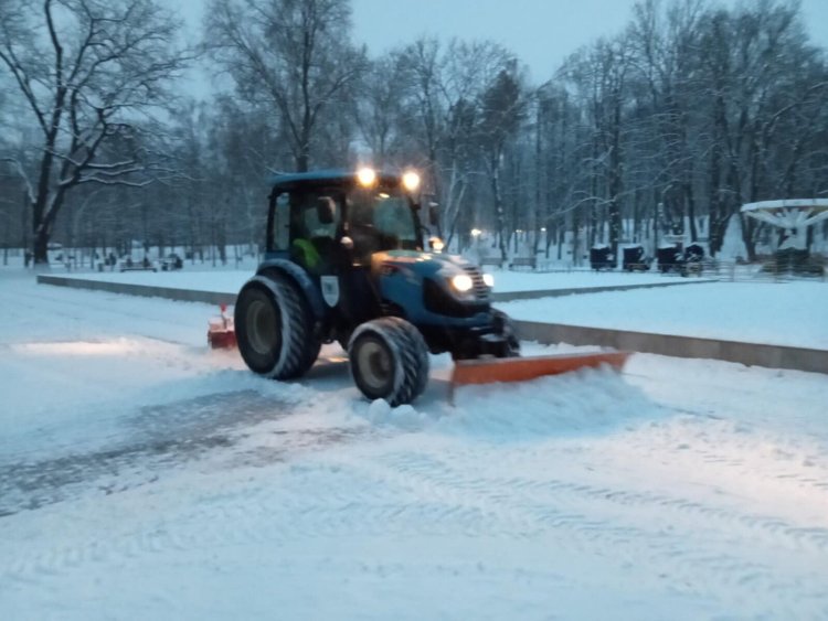 Acționăm cu toate forțele pe străzile din Buiucani, pentru a înlătura efectele ninsorilor.  La nivelul sectorului se int...