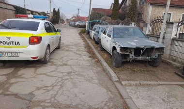 #Buiucani #MaiCurat #Acasă  La prima vedere, zici că este o expoziție de mașini de epocă.   Dar nu. Este pur și simplu d...