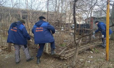 Demolăm construcțiile ilegale de pe domeniul public! Aceste improvizații erau ridicate în imediata apropiere a Parcului...