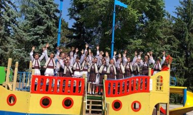 Astăzi, totul este despre ei, și ne dorim să simtă cât de importanți sunt. La mulți ani pentru toți copii și adu...