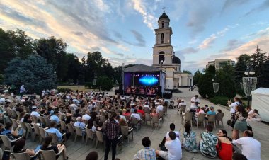 16 iulie – Te salut, Chișinău! Un amplu program în cea de-a treia zi a festivalului. Ne bucură că sunt foarte mulți vizi...