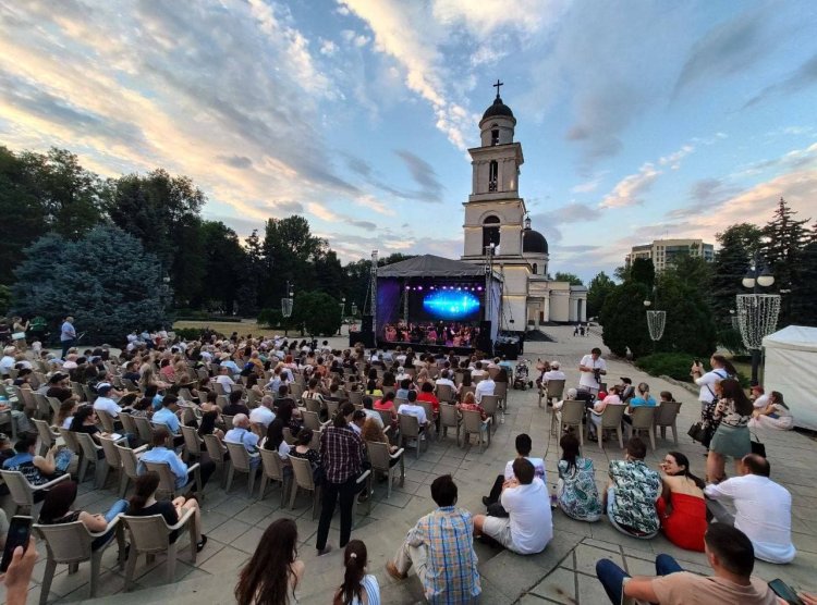 16 iulie – Te salut, Chișinău! Un amplu program în cea de-a treia zi a festivalului. Ne bucură că sunt foarte mulți vizi...