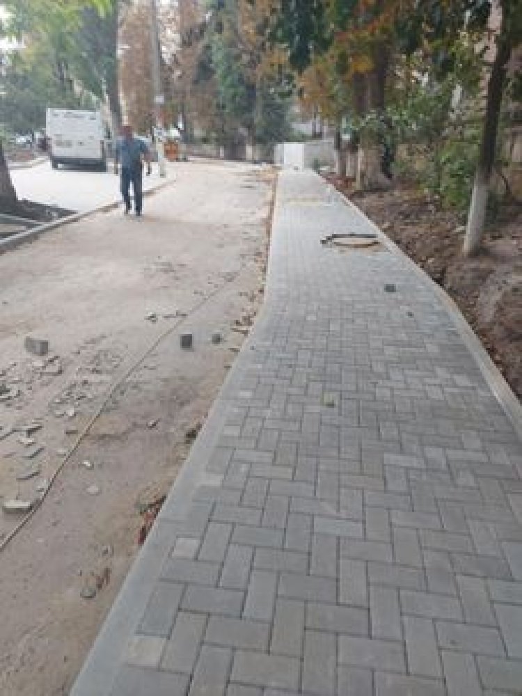 ✅Sectorul Buiucani! Lucrările de amenajare a curţii de blocuri din Piaţa Unirii Principatelor 1, sunt pe ultima sută de...