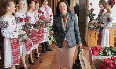 Mâine, în toată țara vom sărbători Ziua Profesorului.  Cu acest prilej, în ajunul acestei sărbători frumoase, Pretura s...