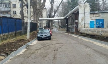 Continuă lucrările de reparație a acceselor către instituții de învățământ și de educație timpurie.  Se lucrează pe mai...