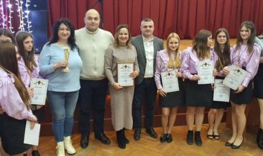 Cele mai frumoase poezii și cântece pe versurile lui Grigore Vieru s-au auzit astăzi din sala Preturii sectorului Buiu...