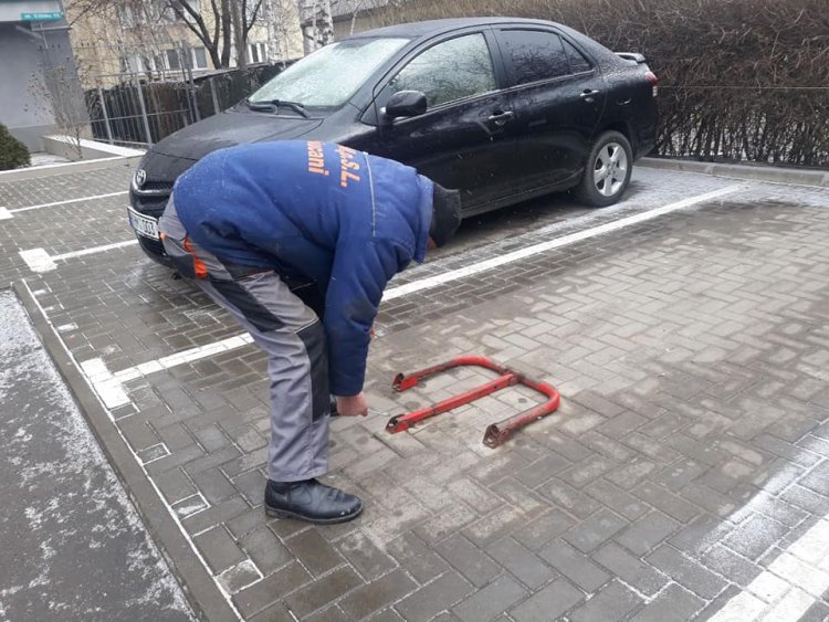 ✍Pe parcursul zilei de astăzi, serviciile municipale ale sectorului Buiucani au demontat mai multe dispozitive de blocar...