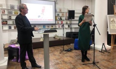 ✒ Prin Ziua Mondială a poeziei, în fiecare an, la 21 Martie, omagiem poezia, una din cele mai apreciate forme de expresi...