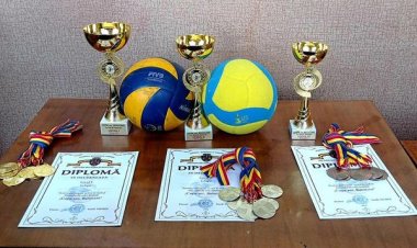 Pretura sectorului Buiucani a organizat astăzi competiții sportive între instituțiile preuniversitare - "Cupa Buiucani" de volei.