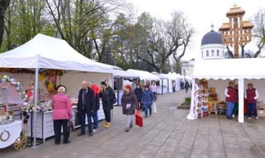 Pretura sectorului Buiucani: În Scuarul Catedralei Mitropolitane s-a deschis tradiționalul târg pascal
