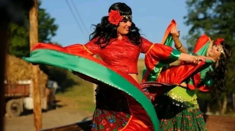 ☝ Ne așteaptă un spectacol de muzică și culoare în acest weekend! Așadar,  ???? Sămbătă, 29 aprilie, începând cu ora 15:00...