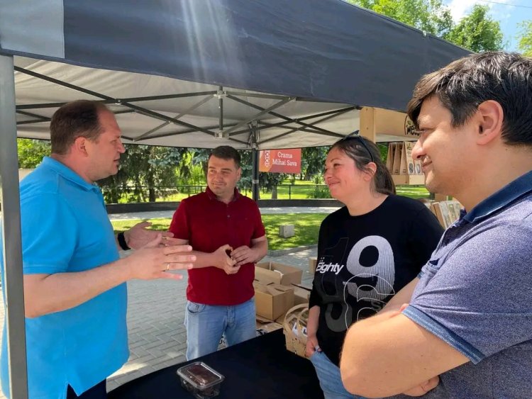 Cămara Fest este în acest weekend în Parcul Alunelul. Producătorii din toată țara îi găsiți la Chișinău. Sunt cei mai bu...