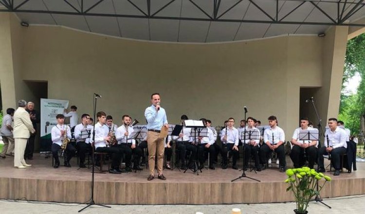 ✍ Astăzi, în Parcul "Alunelul" din sectorul Buiucani a avut loc Festivalul-concurs al orchestrelor de Fanfară, organizat...