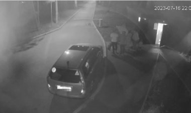 ‼️ Cu regret, constatăm că în parcul "La izvor" avem și astfel de vizitatori.  ???? Cu atâta tupeu a distrus un bun, amena...