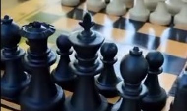 ♟️Continuă Campionatul Municipal de Șah și Joc de Dame pentru Seniori, organizat în premieră în acest an de Primăria Mun...