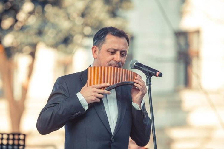 ????Muzica și vocile impecabile ale artiștilor noștri au răsunat și ieri în inima capitalei la Festivalul „Te salut, Chiși...