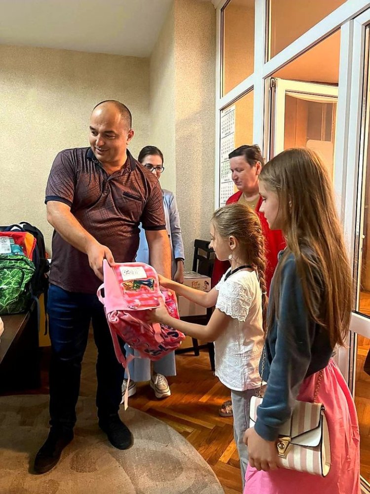 ???? "Ghiozdanul Bucuriei" a ajuns azi la mai mulți copilași ce vor merge la școală la 1 septembrie din acest an. ???? În co...