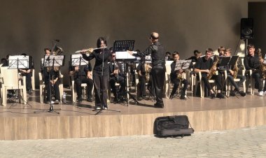 Astăzi, am mai încheiat un proiect frumos și deosebit! Toată vara, Orchestra de fanfară a elevilor talentați "Tenori" au...