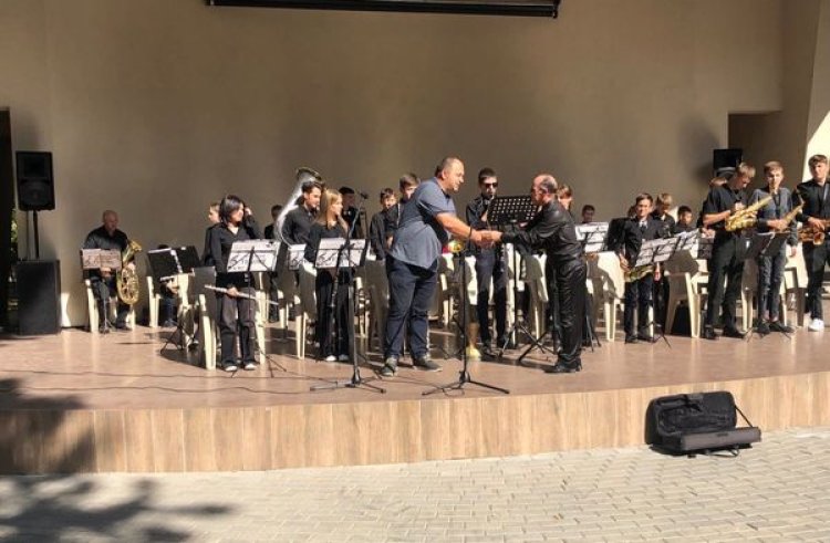 Astăzi, am mai încheiat un proiect frumos și deosebit! Toată vara, Ansamblul de fanfară a elevilor talentați "Tenori" au...