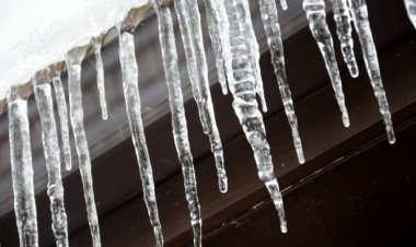 ❗Atenție, pericol de țurțuri ❗ Ninsorile abundente de duminică precum și oscilațiile de temperatură au determinat formar...