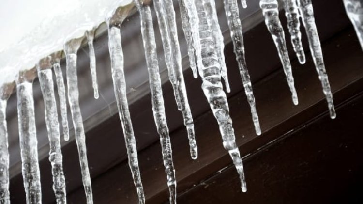 ❗Atenție, pericol de țurțuri ❗ Ninsorile abundente de duminică precum și oscilațiile de temperatură au determinat formar...